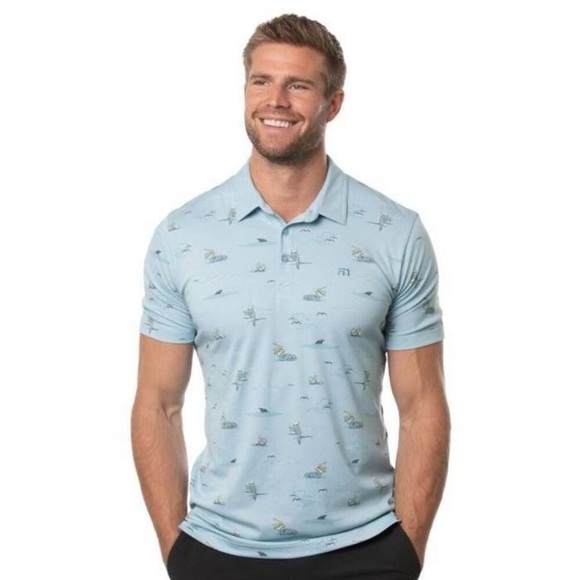 Travis Mathew Polo Shirt Mens Medium Going Rogue Party Parrots Pelicans Beer - Picture 1 of 7
